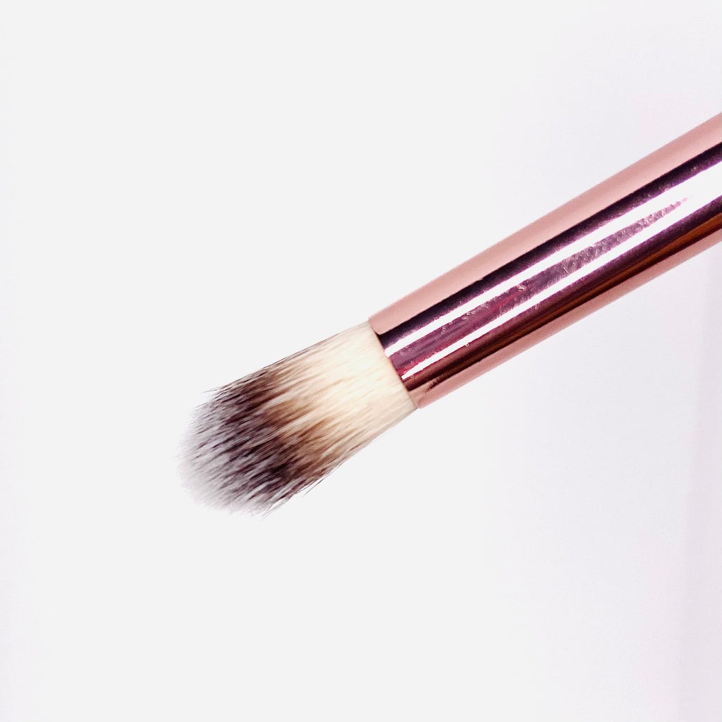 MAKEUP BLENDING BRUSH - The Rain Maya Collection